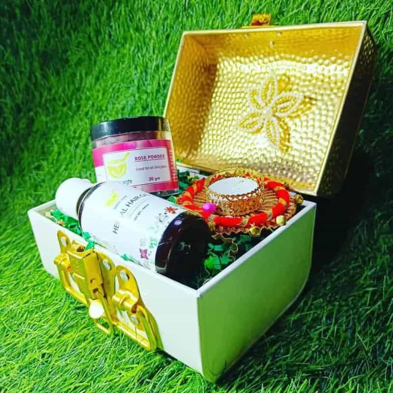 Best Skin Care Hamper For Her - Image 2
