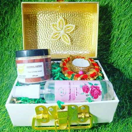 personalized gifts,beauty gift hamper,skin care hamper,gift hamper basket for her,hamper for ladies,unique gift ideas